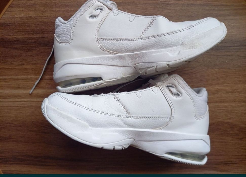 Adidași Jordan aura Max 3 38