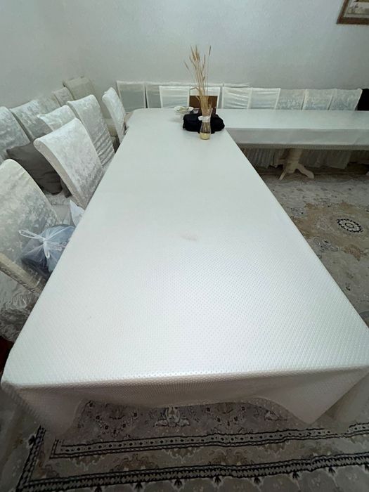 Продается стол вместимость 10 человек