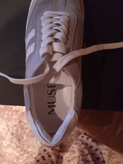 Adidasi musette nr 38 ca noi