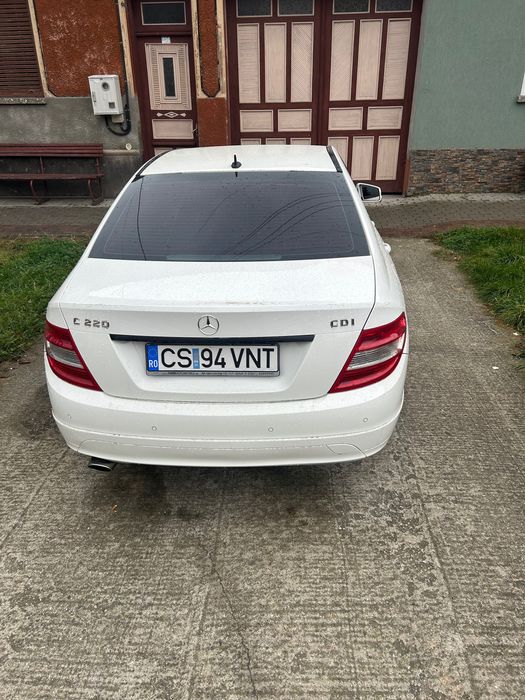 Mercedes-Benz C-Class C220 Schimb cu camioneta basculabila.