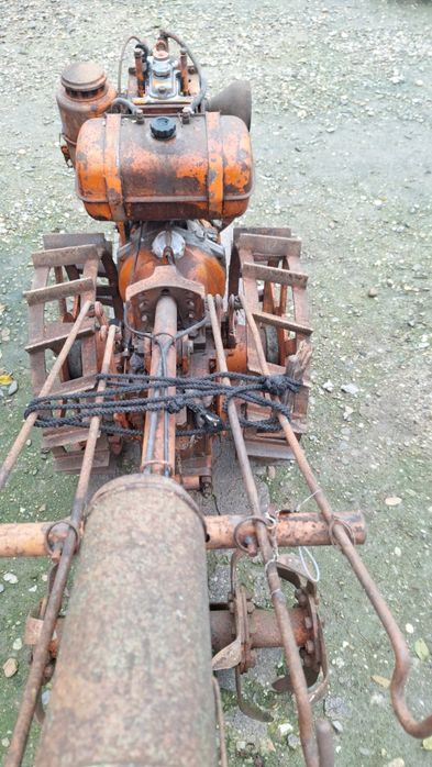 Motocultor  ne pornit de mult