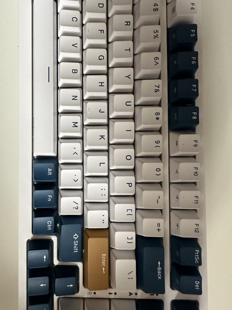 Tastatură Royal Kludge mecanica, RK98 RGB, culori alb și albastru