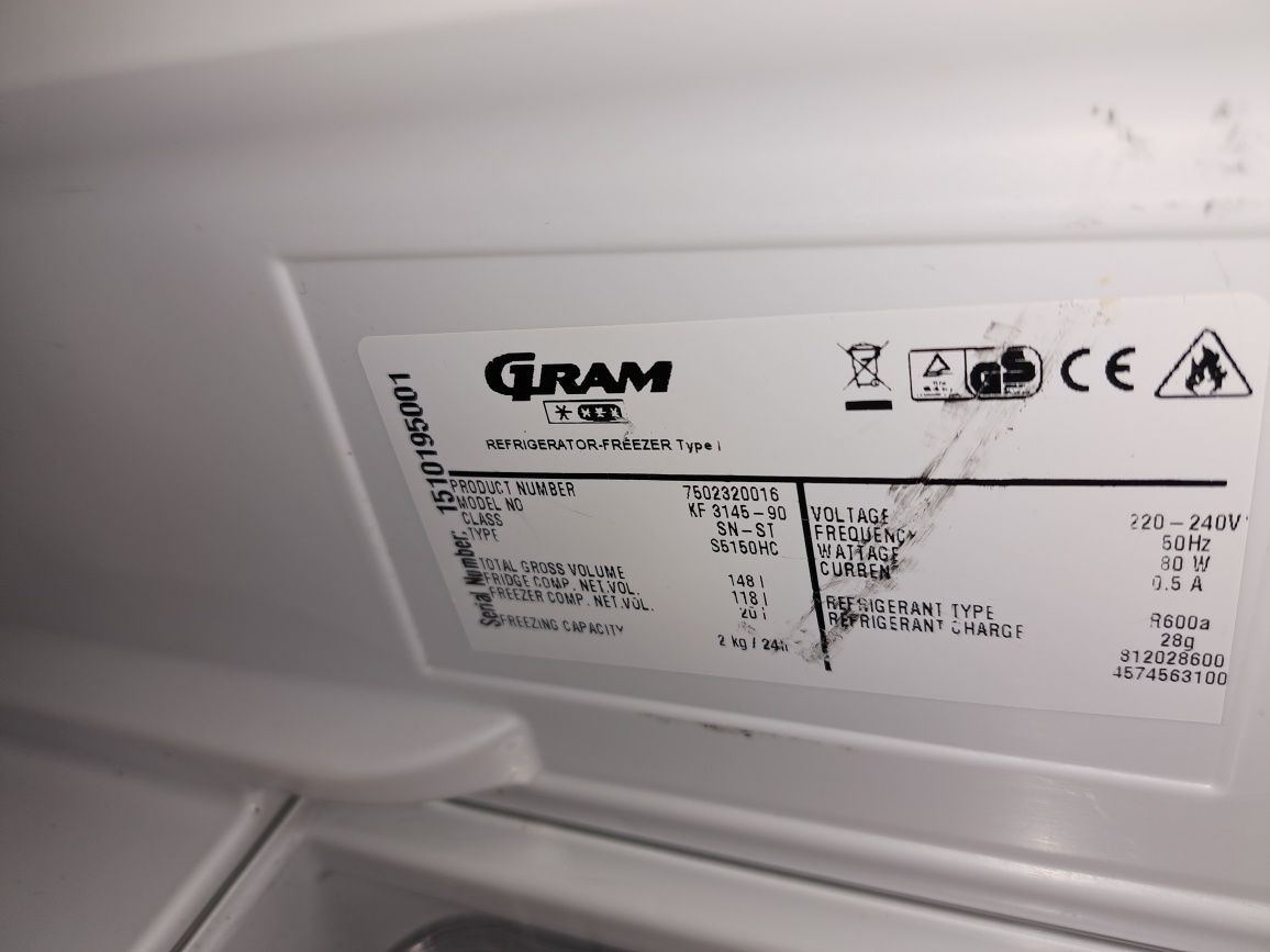 Хладилник с камера Gram 148 литра