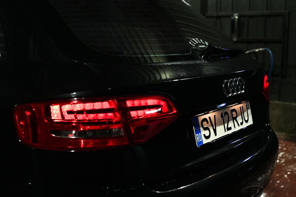 Audi A4 B8 • 2.0 TDI 143 CP • Xenon • Trapa panoramică