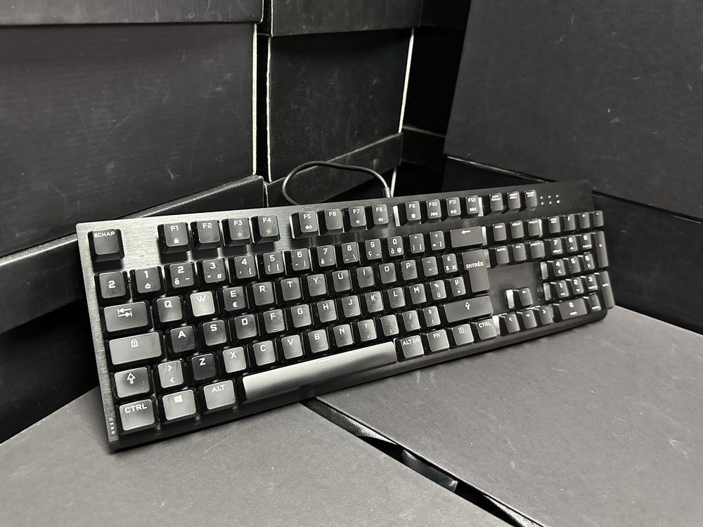 Tastatura mecanica gaming Corsair K60 PRO, iluminare RGB, Negru