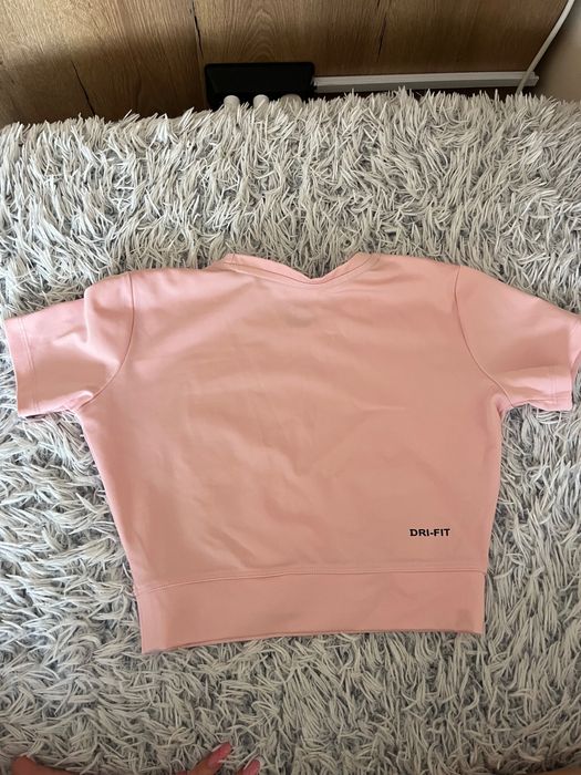 Оригинална тениска Nike носена само няколко пъти