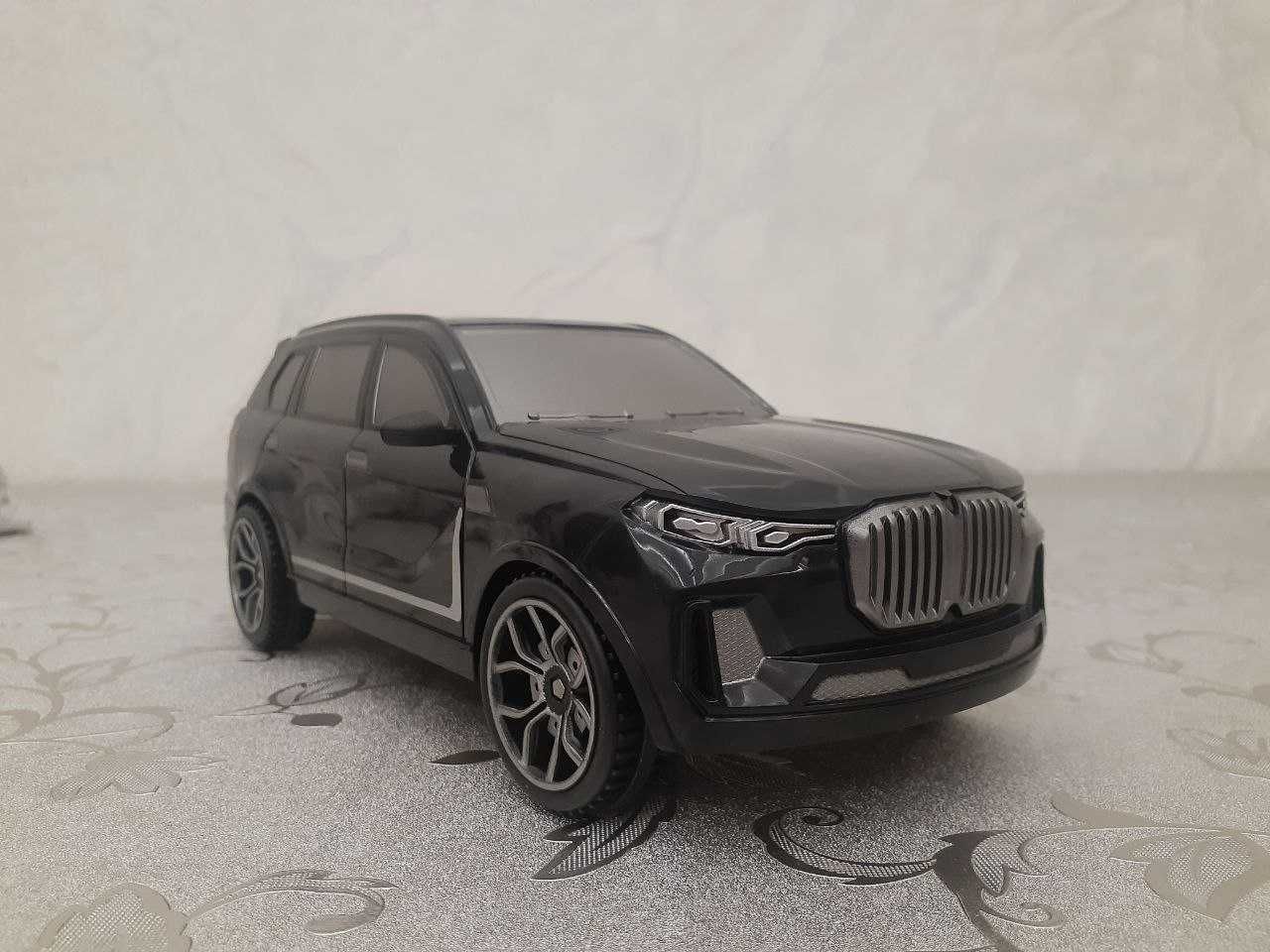 Машина на пульте управления BMW X7