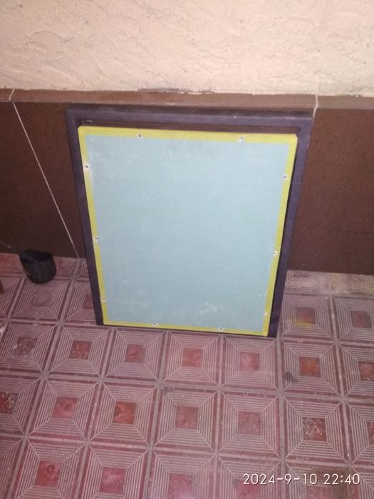 Люк невидимка 40 х 30