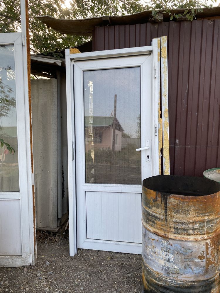 Продам дверь, со стеклом