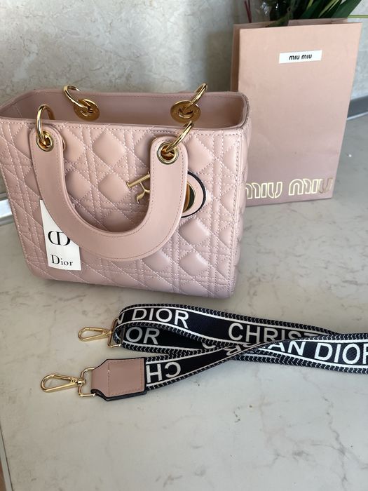Lady Dior пудра среден размер