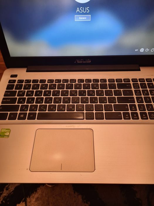 Asus F555L. i7/2GB Video