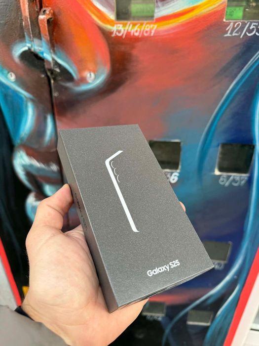 Чисто нов Samsung Galaxy S25 256 GB/12 GB Blue Black + гаранция