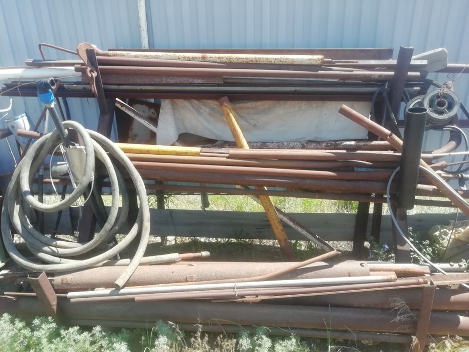 Продам деловой металл бочки и фляги.