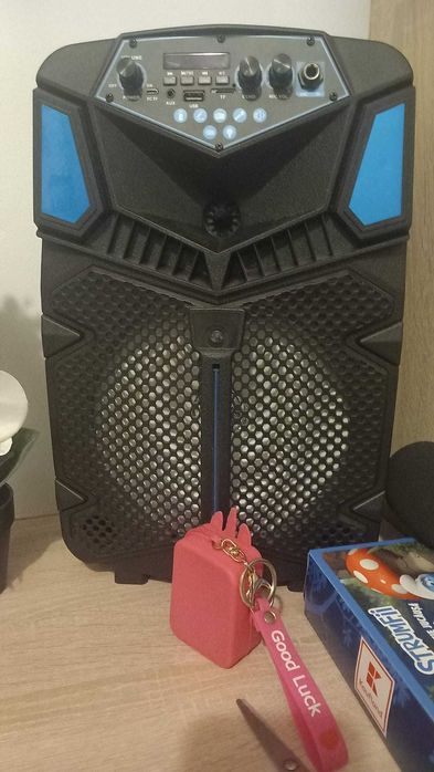 Vand boxa portabila cu bluetooth