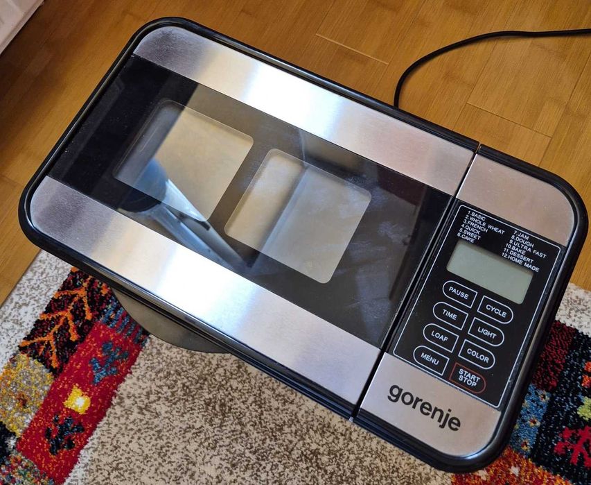 Masina de copt paine GORENJE BM1400E, 1.4kg, 12 programe, 815W