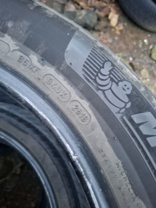 Vand 1 sau 2 sau 4 anvelope 235 60 18 michelin de iarna