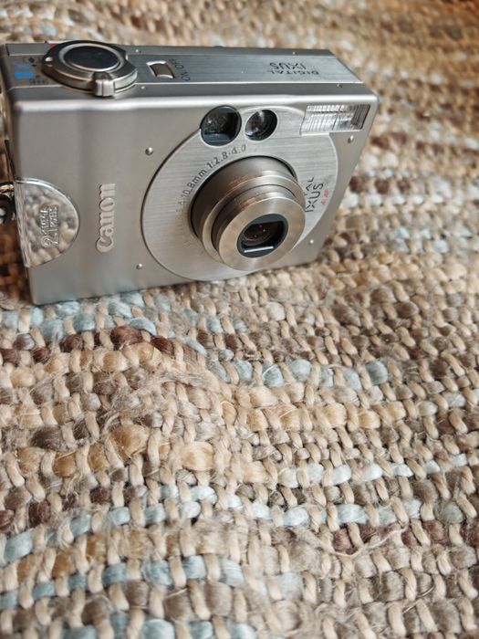 Vând aparat foto canon