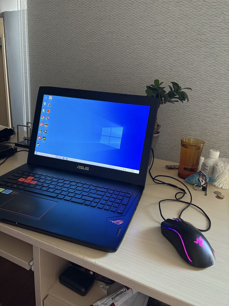 Asus rog strix GL502V геймерски лаптоп