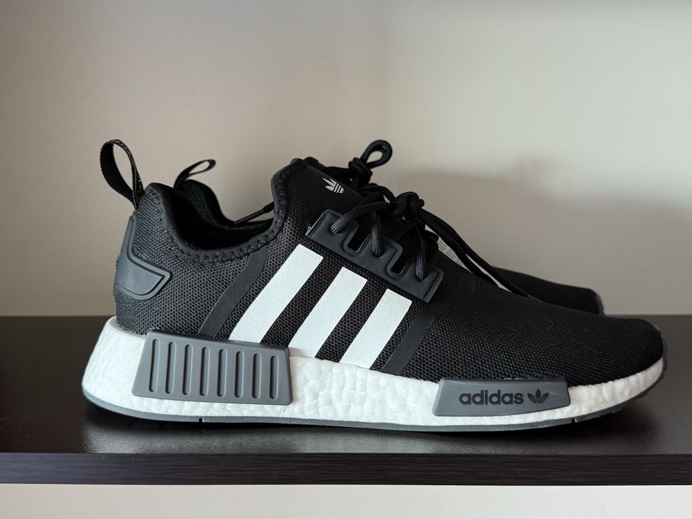 ADIDAS NMD_R1 PRIMEBLUE 45номер 29см Стелка Нови с Кутия
