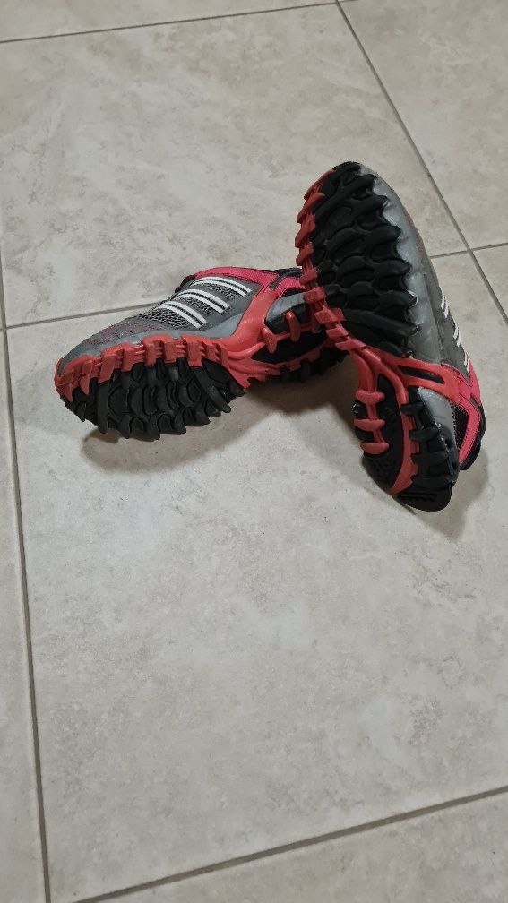 Маратонки- Adidas, Reebok