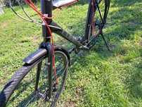 Vând bicicletă trekking Cube.