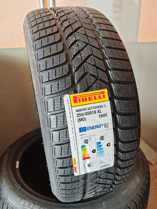 vand anvelope de iarna 255/45x19 marca Pirelli model wintersottozero 3