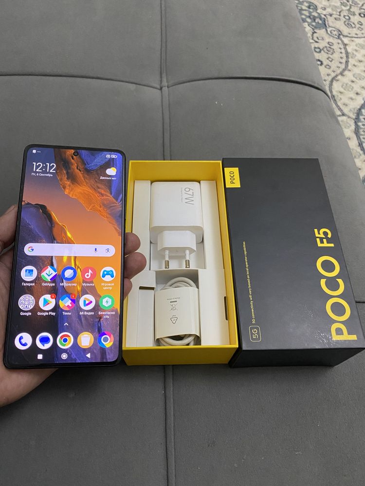 Poco F5.     5G.    12/256