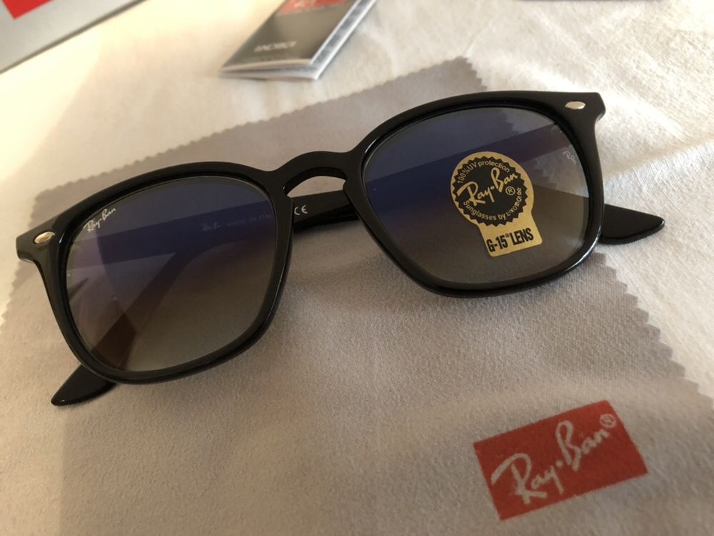 Ray-Ban ochelari de soare - RB4258 (601/71) - model deosebit