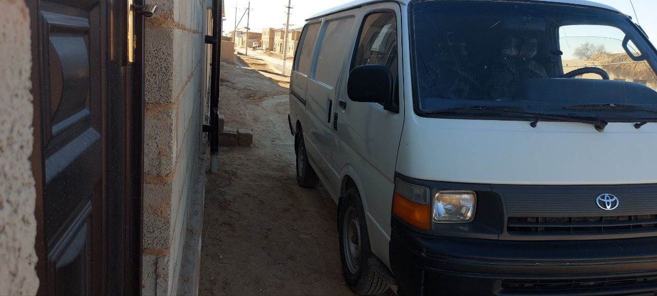 Toyota HIACE sotiladi