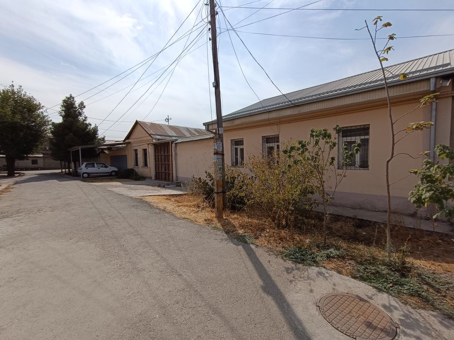 ул.Дангара ор-р круг Аэропорт Фасад 18м Участок 4,4сот Дом 4ком  70м2