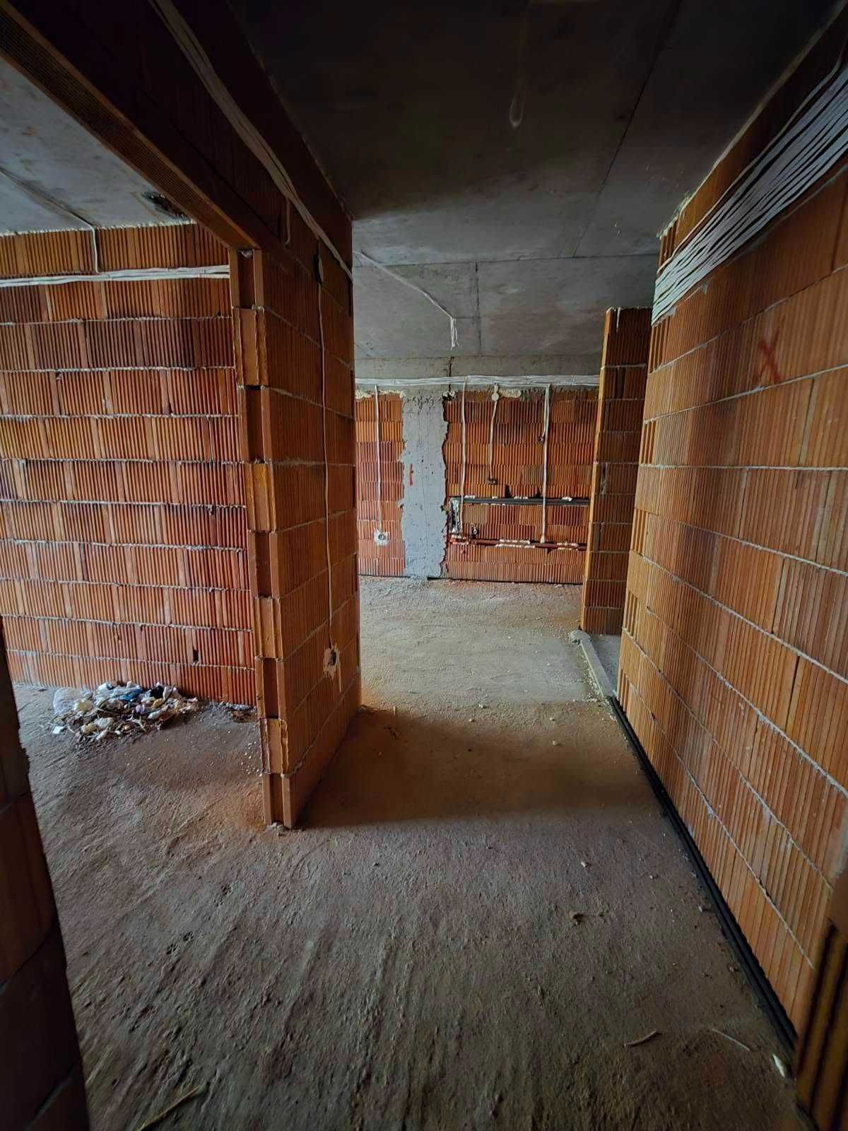 Тристаен апартамент