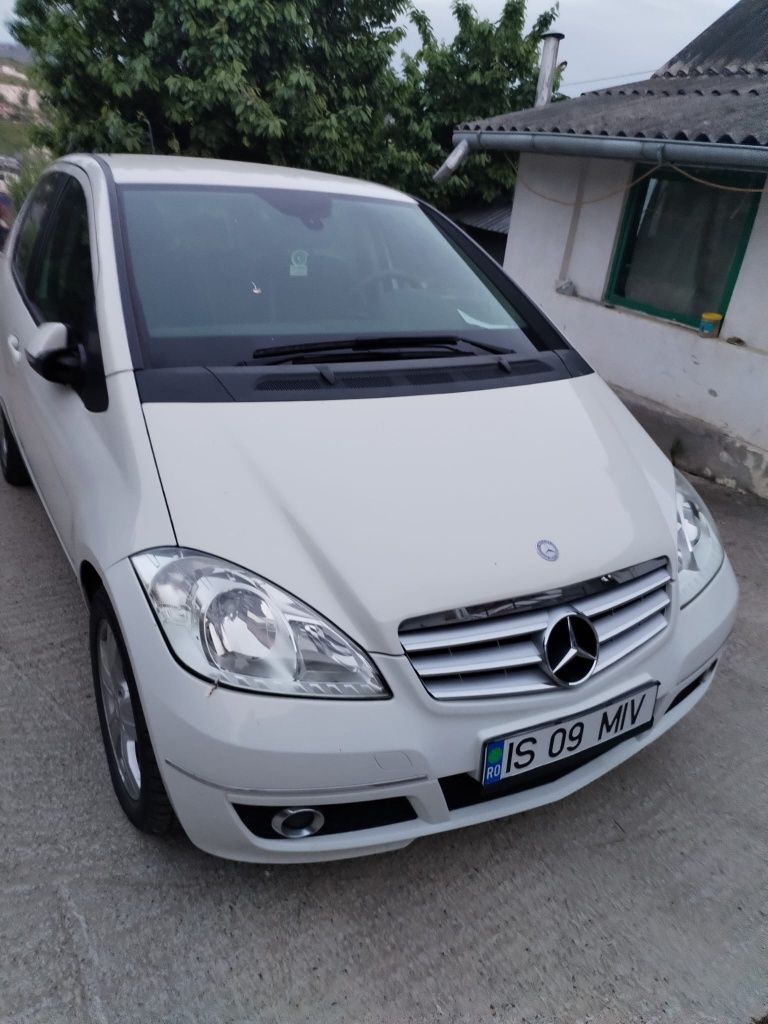 Mercedes 180 alb 2012