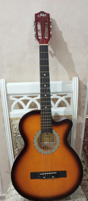 Продам гитару новая...