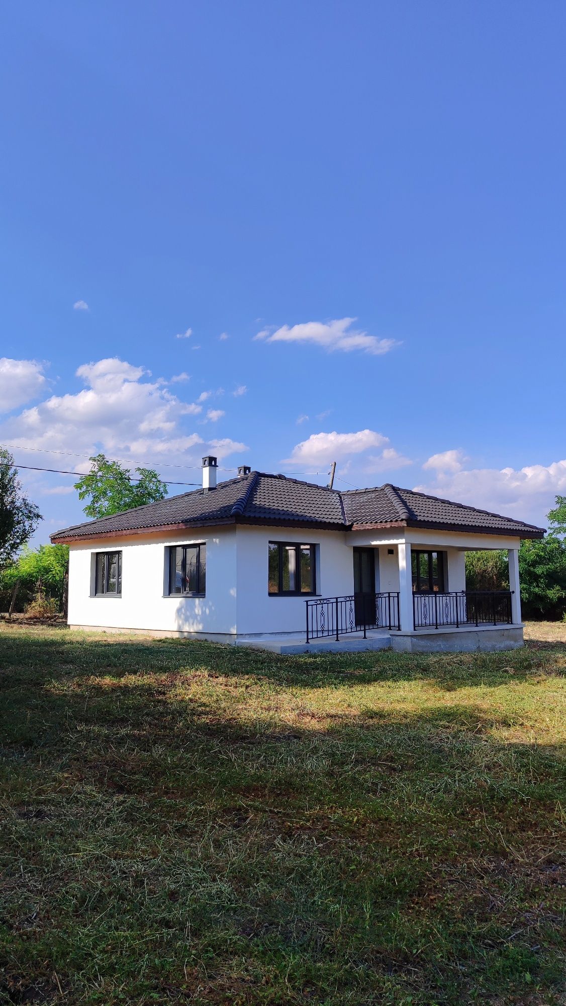 Новопостроена къща 25 километра от Бургас