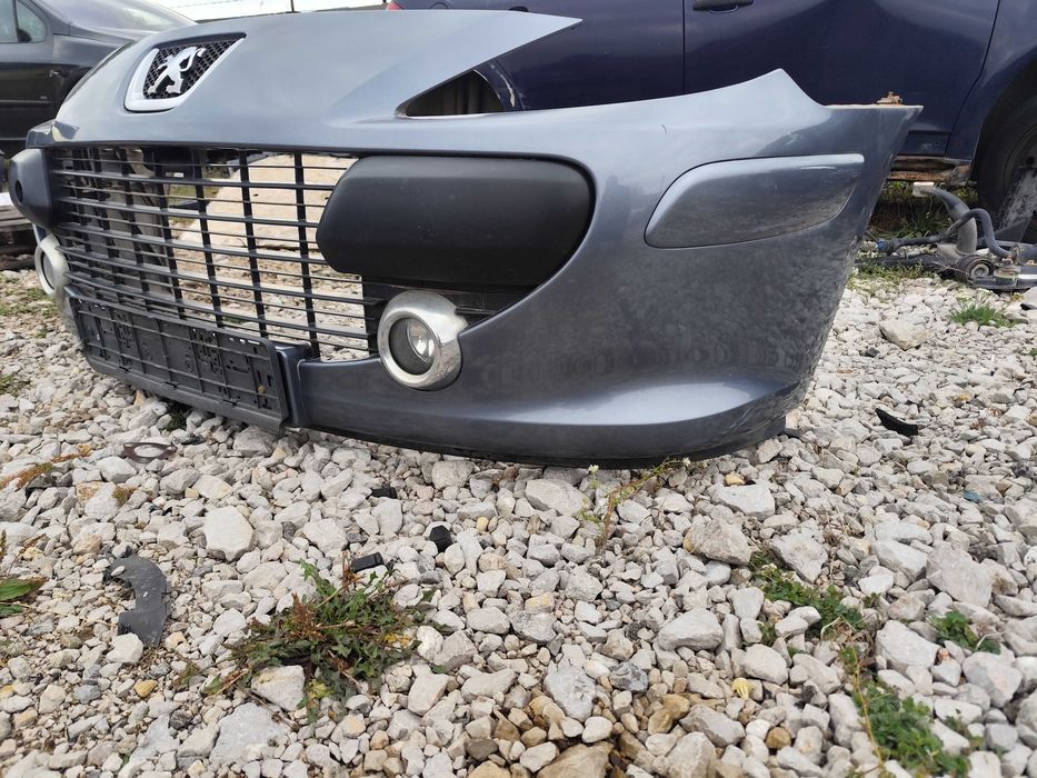 Предна броня Пежо 307 фейс Оборудвана