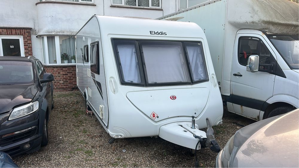 Vand Rulota Elddis Avante 540 An fabricatie 2011, 4-5 locuri de dormit