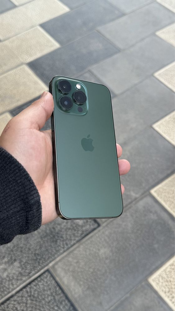 Iphone 13 pro green