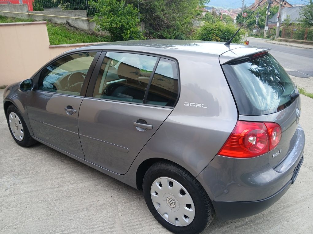 Vw golf 5, motor1,4 benzina,an fabricație.2007 Euro 4