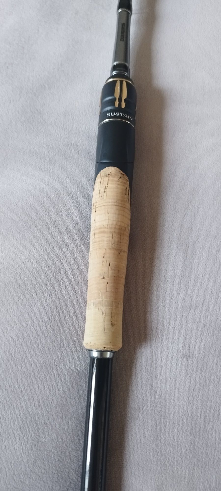 Продавам спинингова пръчка Shimano Sustain
