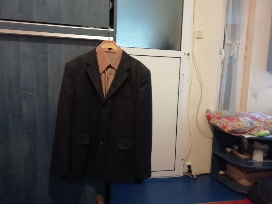 продавам мъжки костюми размер Л/ХЛ