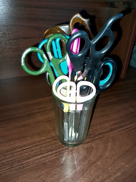 Продам канцелярские ножницы