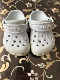 Vand crocs c6.