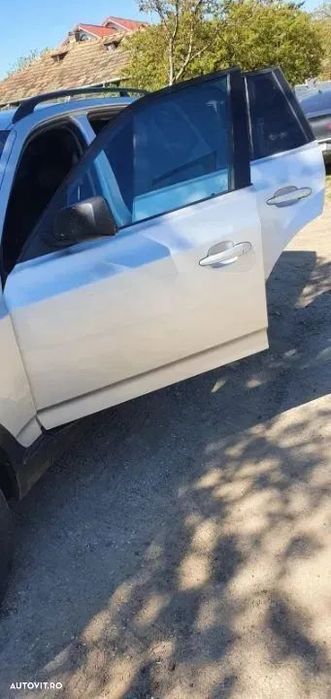 Dezmembrez Bmw X3 an 2006 motor 2.0 d 150 cp 204d4 M47 portiera portieri usa usi stanga dreapta grup diferential fata spate cardan mic mare radiator apa clima ac intercooler far faruri lampa stop tripla spate hayon chit pornire blocator volan dezmembrari