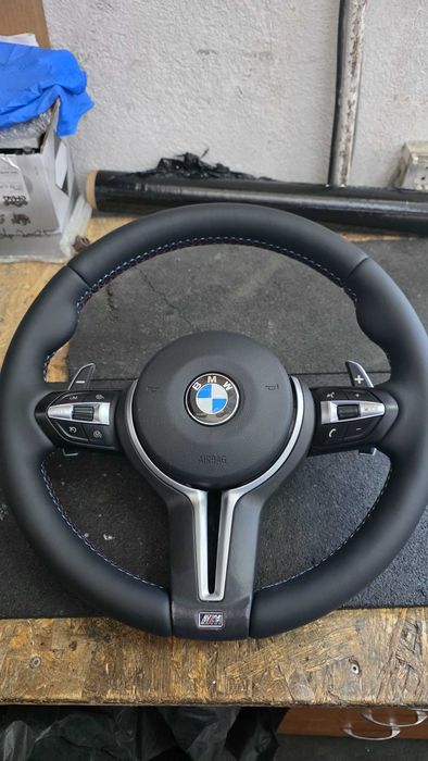 Безупречен волан за BMW M Performance F30 F15 F16 F25 F36 F20 F48