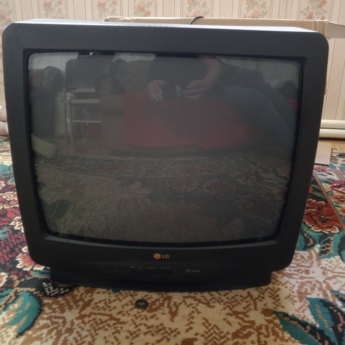 Продам телевизор