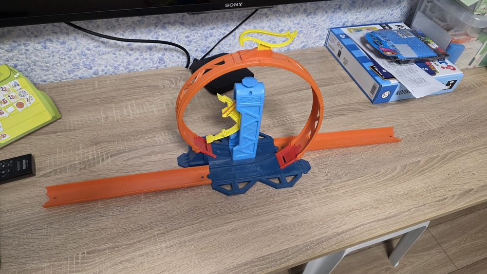 Hot Wheels Track Builder