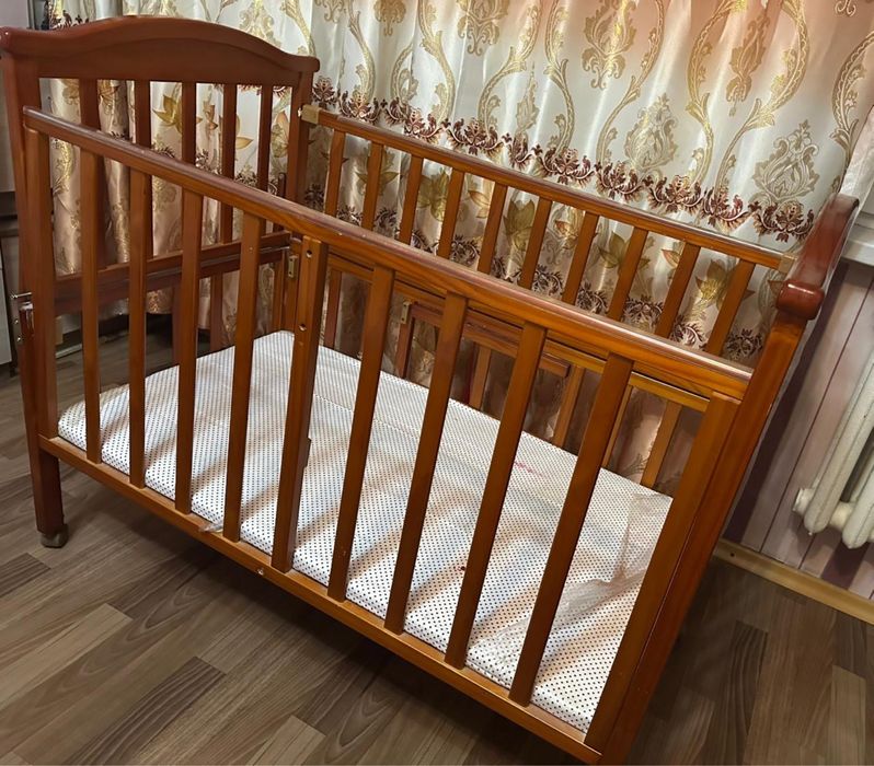 Детская кровать деревянная доя детей до 3-5 лет