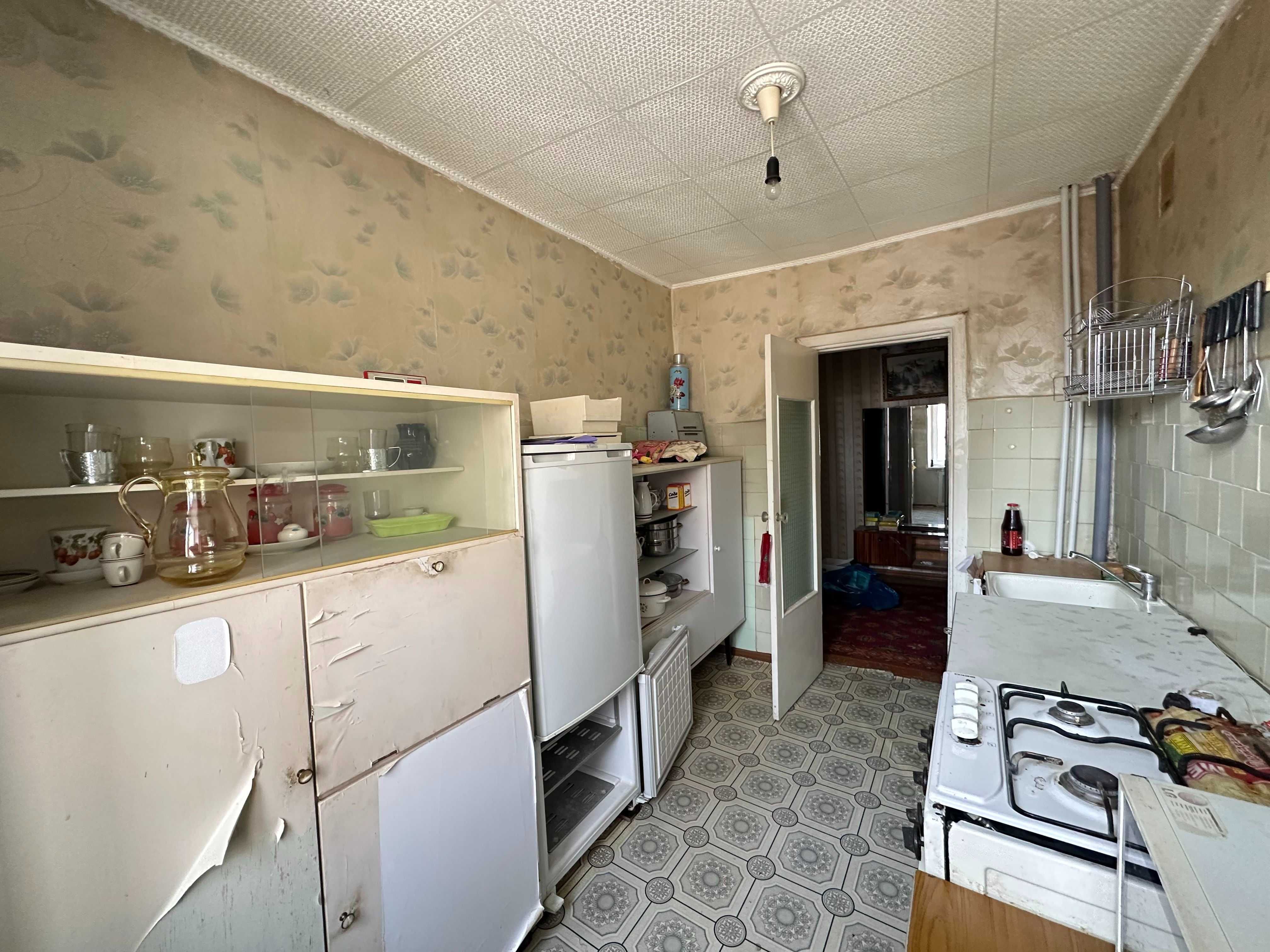 Двухкомнатная 54 м². Крамского 44/2. Кирпичный дом. 2-ой этаж из 5-ти