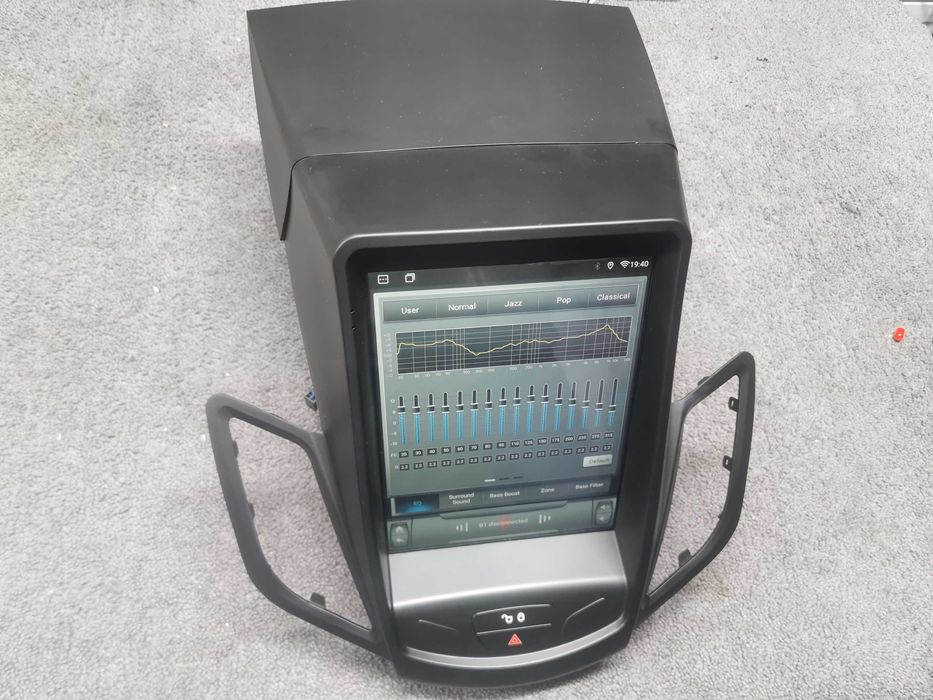 Navigatie Ford Fiesta TESLA android octacore 4/64gb ram SIM