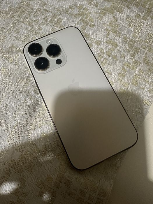 Iphone 14 pro gold